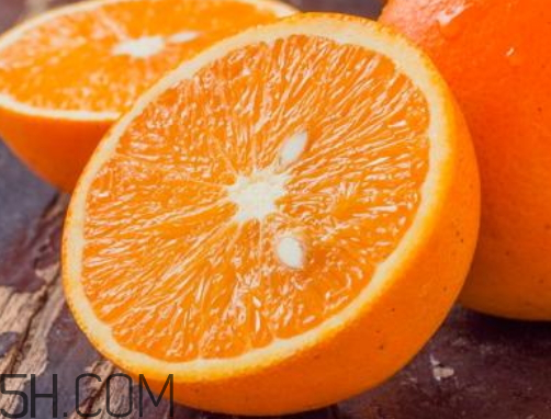 >冰糖橙和脐橙哪个好吃 冰糖橙和脐橙的区别