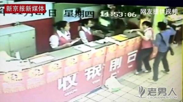 南宁超市砍人视频画面曝光 凶手连砍7刀（图）