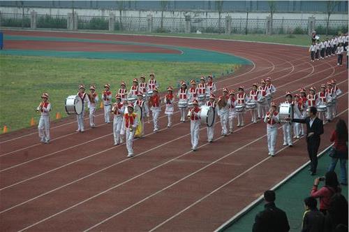 肖锋杭州 杭州市教育局肖锋副局长出席我校春季田径运动会开幕式