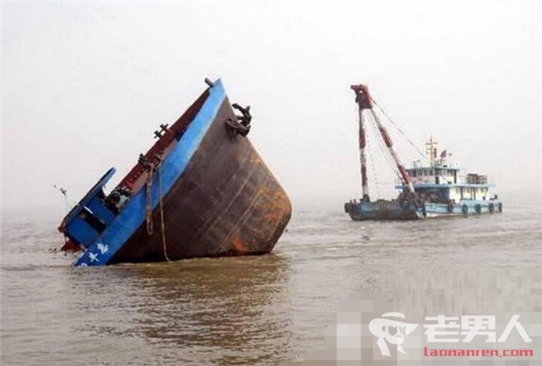 上海吴淞口水域轮船碰撞 13人落水3人获救10人失踪