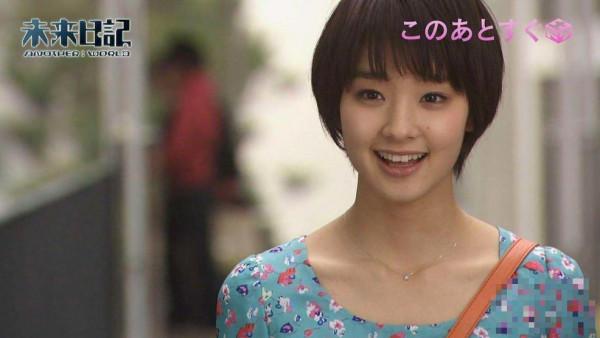 日本女星25岁还和父亲一起洗澡，引发男粉丝不满：绝对不予许