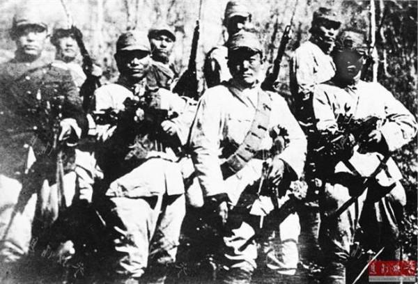 陈翰章金日成 日军拼命要杀的四个抗联将领为什么只有金日成活了下来?