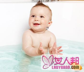 >【宝宝洗澡】宝宝感冒可以洗澡吗_如何给宝宝洗澡