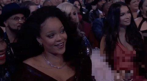 格莱美穿衣到底哪家强？Rihanna 的裙摆上有 27.5 万颗水晶！