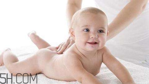 常对婴幼儿抚触有哪些作用？宝宝一周岁怎样安排作息？
