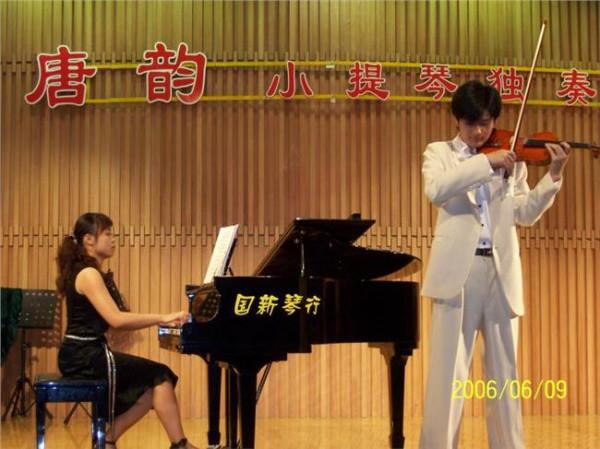 刘小春唐韵 “刘小春”唐韵变身小提琴家 不做影星专心音乐