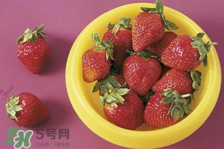 >空腹可以吃草莓吗？空腹吃草莓好吗？