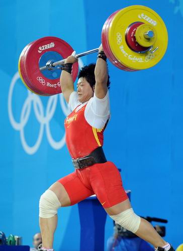 刘春红五破世界纪录 五破世界纪录刘春红露霸气 中国女举世界无敌