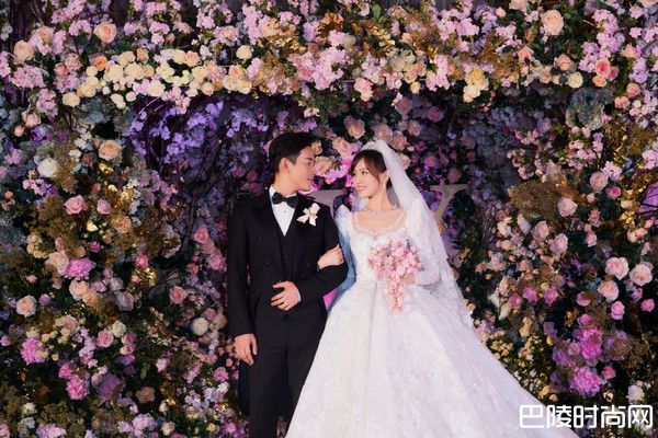 唐嫣的Tiffany婚纱开满1206朵白玫瑰 5600小时手工打造梦幻公主感