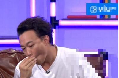《中国新歌声2》陈奕迅访谈节目曝猛料 eason12岁便接过吻