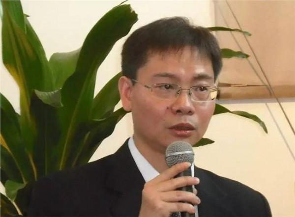 中国政法大学萧翰 中国政法大学副教授萧瀚:中国人是“劣等种族”!