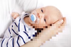 【什么时候才不容易呕奶】婴儿呕奶是什么原因_宝宝呕奶厉害怎么办