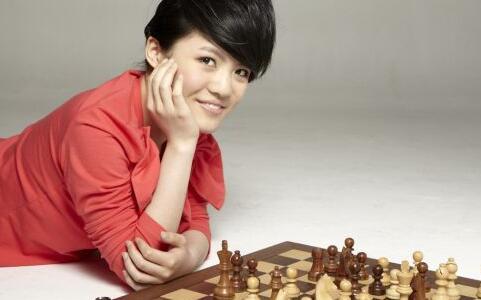 侯逸凡加冕 第四次加冕!侯逸凡再次加冕女子国际象棋冠军