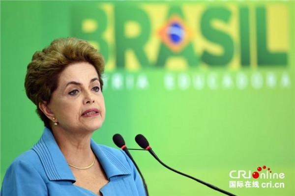 >罗塞夫遭弹劾停职示威 巴西众议院通过总统弹劾案 罗塞夫将被停职