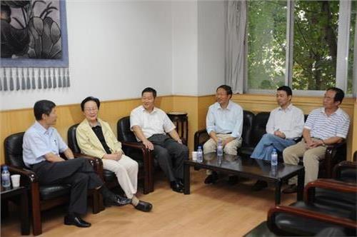 陕西省委组织部领导看望慰问西工大院士