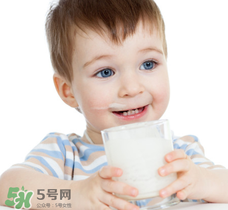 儿童能喝老年人奶粉吗？老年人奶粉小孩能不能喝？