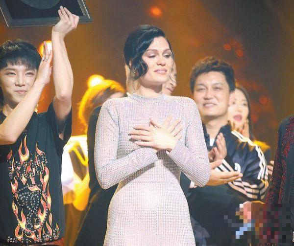 >《歌手》总决赛昨晚落幕 英国实力歌手Jessie J夺“歌王”