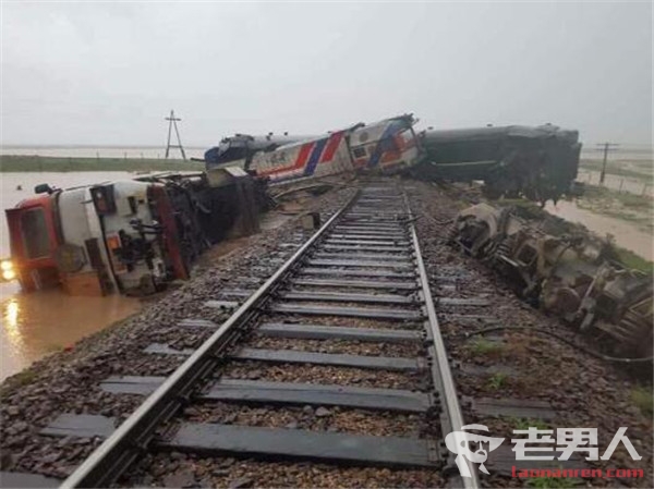 蒙古国列车脱轨致9伤 事发时列车上载有328名乘客