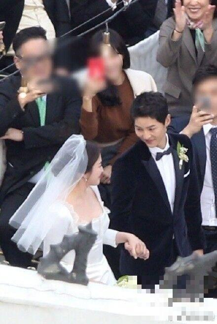 >36岁的宋慧乔终于结婚了，乔妹穿婚纱的样子真美！