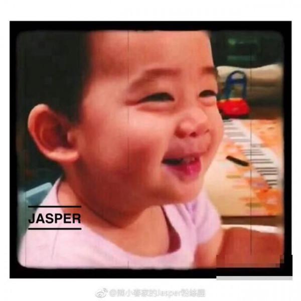 >Jasper婴儿时期旧照曝光，软萌又可爱，网友：吃可爱药长大的吗