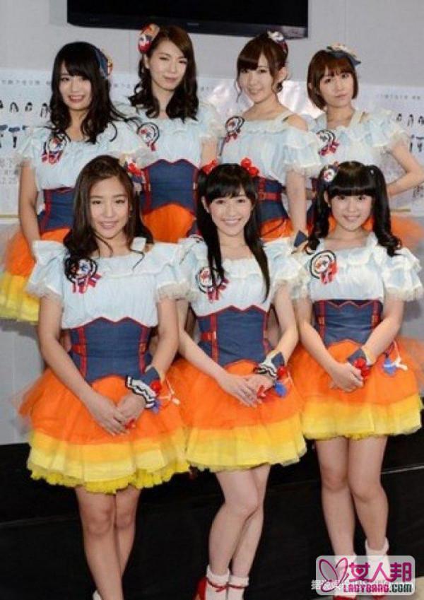 AKB48小分队解散 历届成员热泪相聚舞台