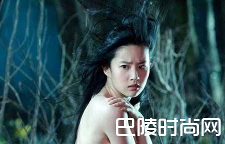 刘亦菲上海电影节入围金爵奖 之前宣传电影被男子扑飞
