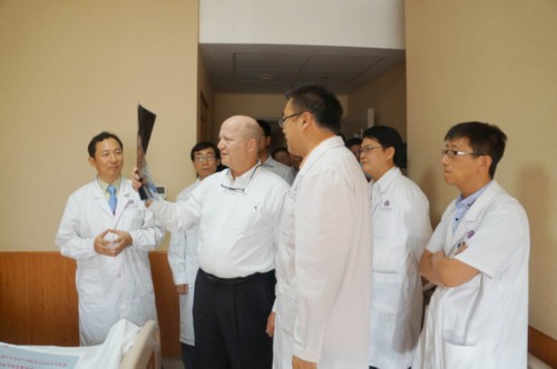 清华鲁白 清华大学医学院副院长鲁白教授一行参访北京清华长庚医院