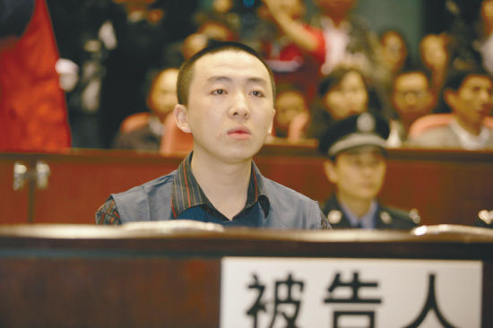广州许霆案判决书 许霆恶意取款案裁定书下达 将发回广州中院重审