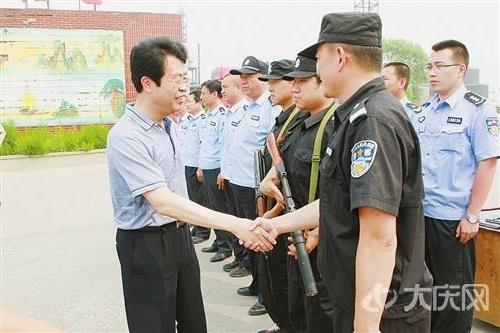 曹力伟赴河北沧州慰问“4·28”专案驻守参战人员