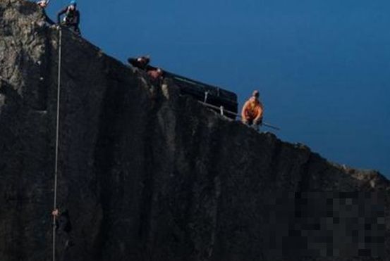 阿汤哥电影《碟中谍6》什么时候上映  “阿汤哥”从峭壁一侧滑向另一侧太