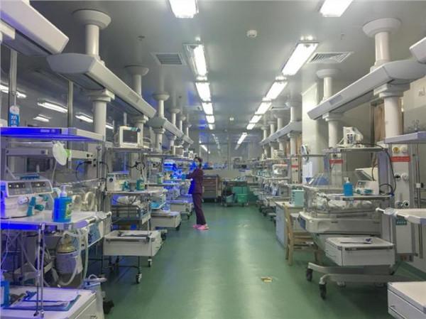 >贾伟女儿 贾伟平:儿科招人要几名给几名 市六医院将重建新生儿科