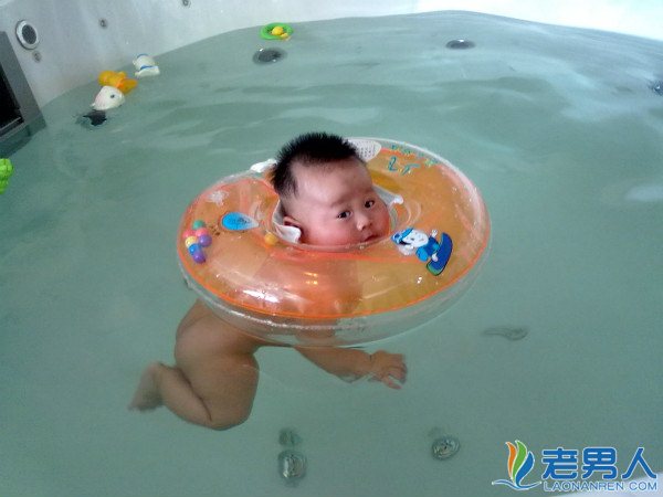 >婴儿游泳有什么好处 家长要注意什么事项