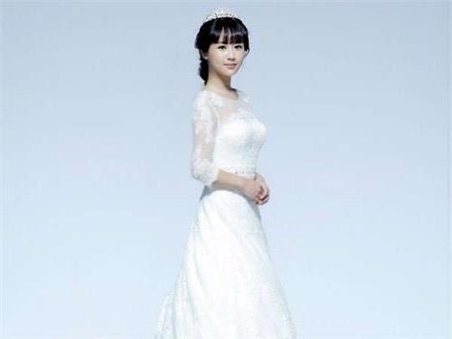 >杨紫穿婚纱秀身材 坦言想结婚