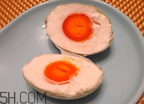腌50个鸭蛋放多少盐 腌100个鸭蛋放多少盐