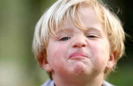 为什么孩子喜怒无常,怎样应对孩子情绪化