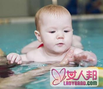>【婴儿游泳好吗】婴儿游泳有什么好处_婴儿游泳准备工作