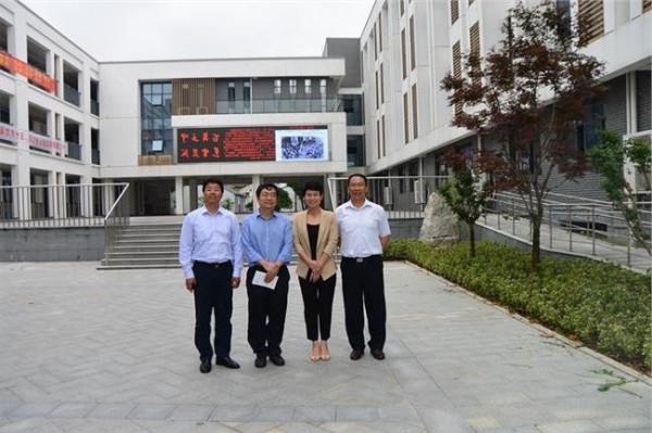 庄小威回国 中国第一位获美国麦克阿瑟基金会“天才奖”的华人是女科学家庄小威