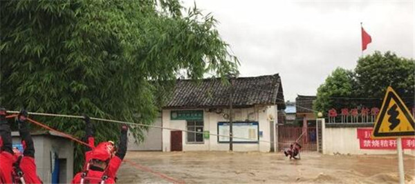 >四川省多地发生洪涝灾害 已转移受灾群众1628人