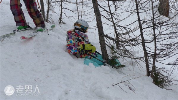 女研究生滑雪身亡 当地官方称不知情