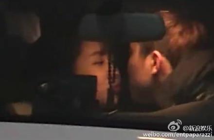 >杨紫与男友车内拥吻缠绵视频曝光