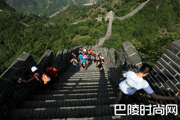 >世界最困难的马拉松 天津黄崖关长城挑战5164级台阶