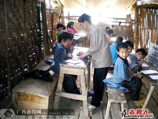 棺材当板凳：广西19名学生危房中上课【图】