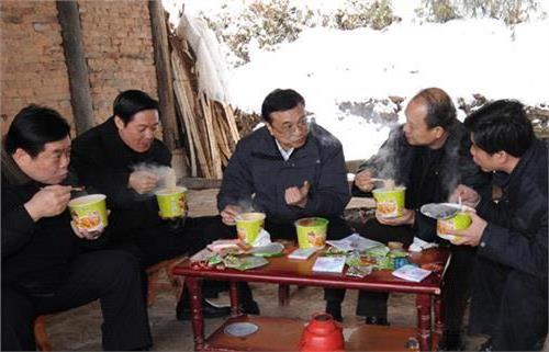2004年贾庆林等中央领导会见林绍良林逢生