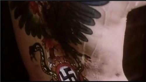 郭柯宇《红樱桃》 《红樱桃》:中国少女背上的纳粹纹身