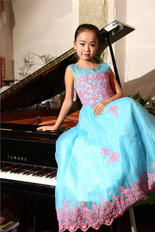 张菁钢琴 张菁:钢琴获肖邦国际青年钢琴赛金奖
