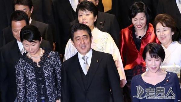 日本安倍内阁支持率对比10月份下降9个百分点