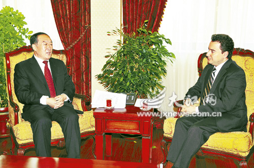 苏荣供出副总理 苏荣与土耳其副总理会谈合作交流和共同发展
