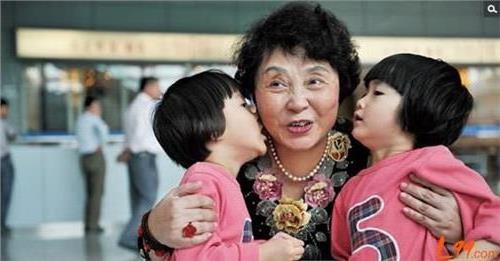 6旬失独老太试管婴儿生双胞胎 成中国年龄最大产妇