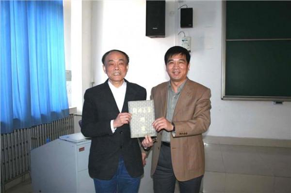 国家中药现代化工程技术研究中心主任曹晖教授来校做学术报告