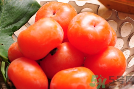 柿子和甘蔗能一起吃吗？吃完柿子能马上吃甘蔗吗？